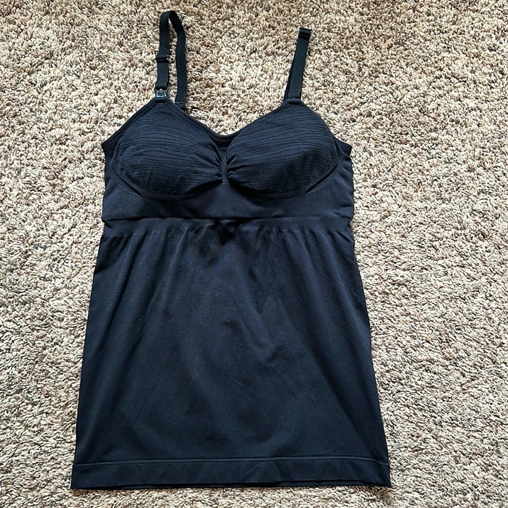 Kindred Bravely Sublime® Hands-Free Pumping & Nursing Tank
